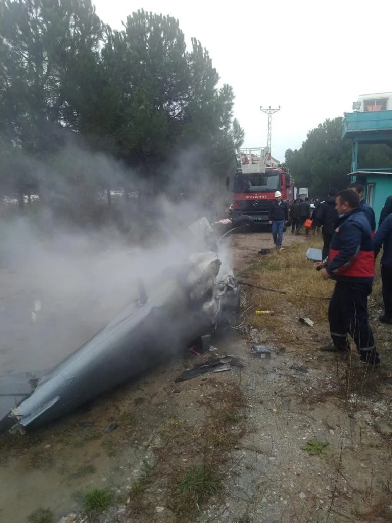 Bursa'da düşen uçakta 2 kişi hayatını kaybetti. İşte fotoğrafları...
