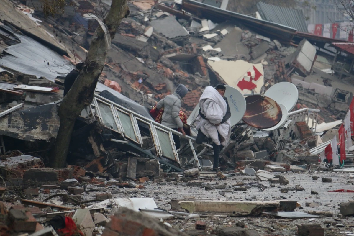 Havadan çekilen görüntülerde depremin acı bilançosu 