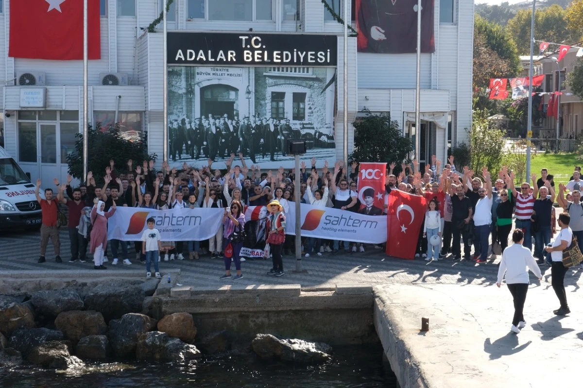 Bursa Şahterm Grup çalışanlarına Cumhuriyet’in 100. Yılında Büyükada turu düzenledi