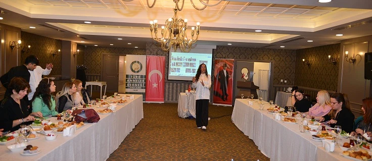 Türk Anneler Derneği Bursa Şubesi'nde 'Sağlıklı Yaşam' buluşması 