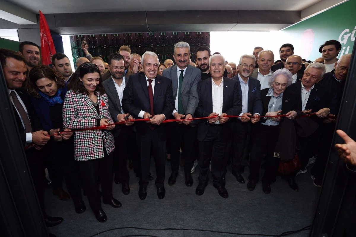 CHP Nilüfer Belediye Başkan Adayı Şadi Özdemir'in FSM'de seçim bürosu açıldı