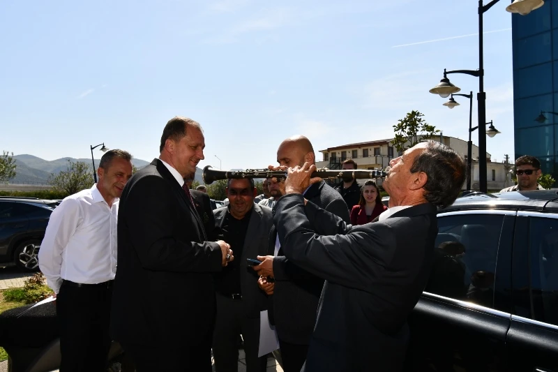 İznik'te Başkan Usta mazbatasını aldı