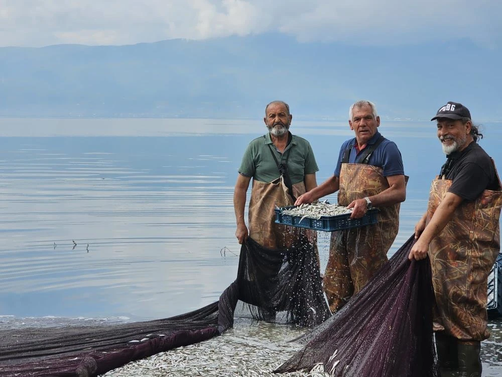 İznik Gölü'nde tutulup Yunanistan, Ukrayna ve Amerika'ya ihraç ediliyor