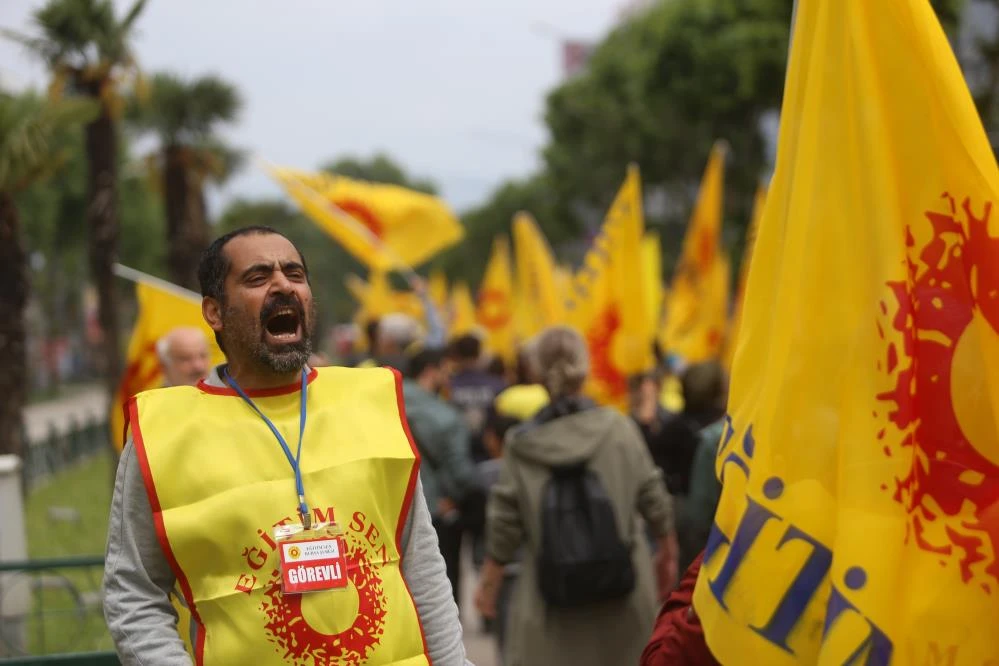 Bursa'da öğretmenlerden protesto yürüyüşü