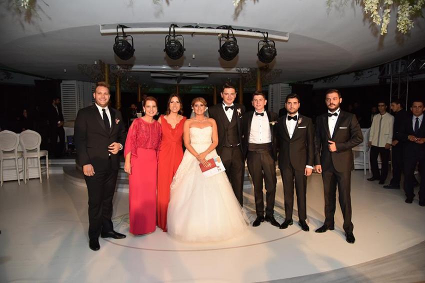 Bursa'da sosyeteyi buluşturan yılın düğünü 