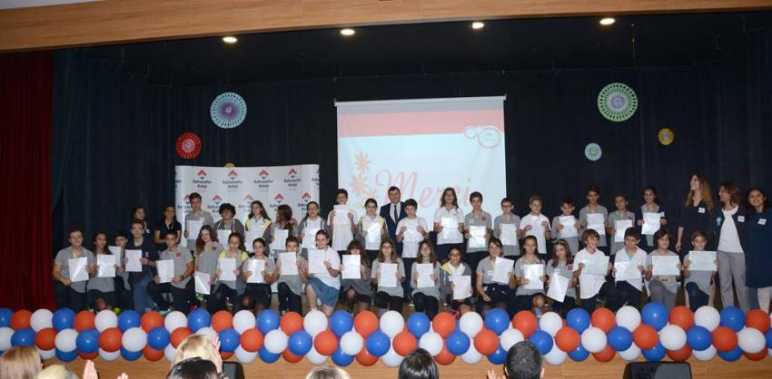 Bahçeşehir Koleji Bursa Bademli öğrencilerine sertifika