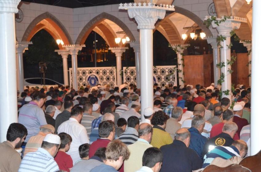 Şehr-i Ramazan’da orta oyunu neşesi