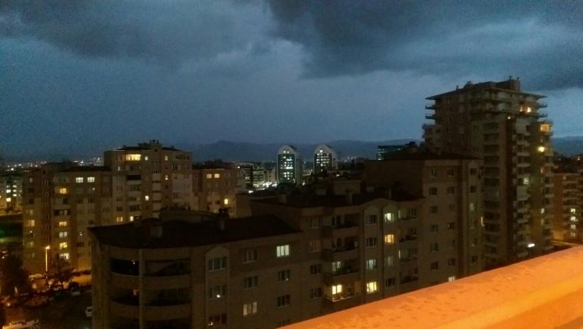 Bursa'yı kara bulutlar kapladı