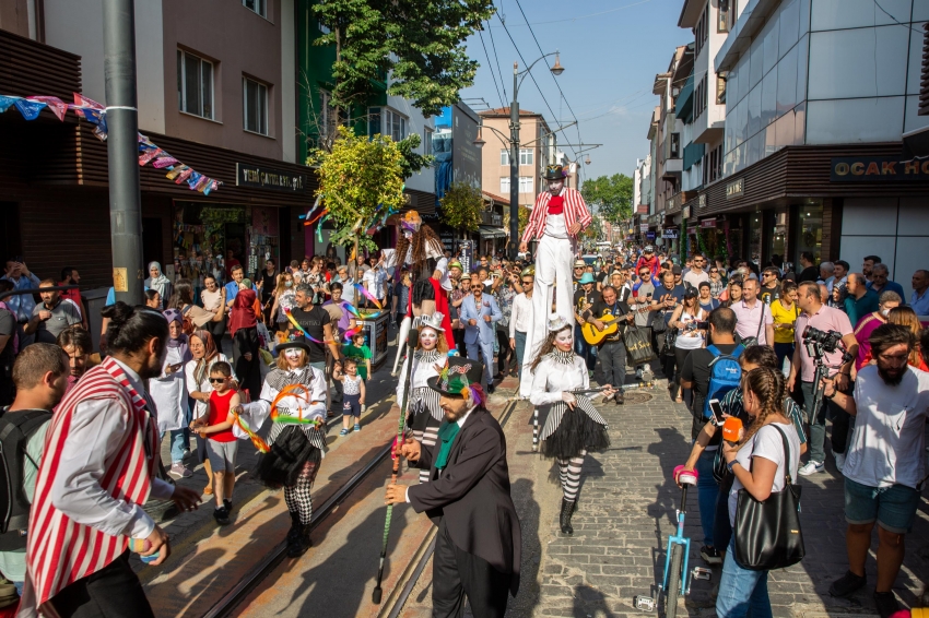 Bursa'da sanat sokağa taştı