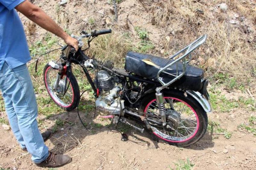 Beton mikserine çarpan motosikletli öldü