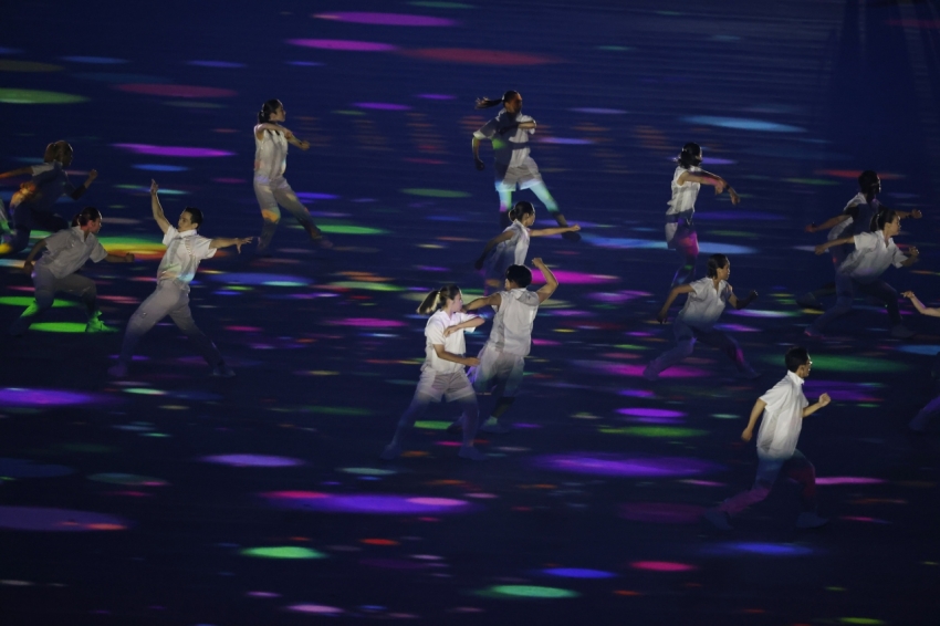 Tokyo 2020'nin açılış töreninden renkli kareler