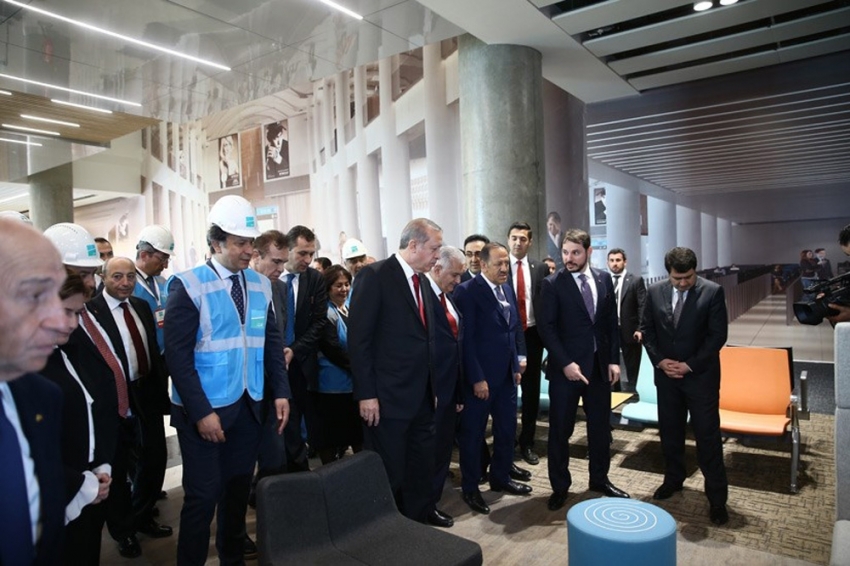Cumhurbaşkanı Erdoğan, 3. havalimanı inşaatını inceledi