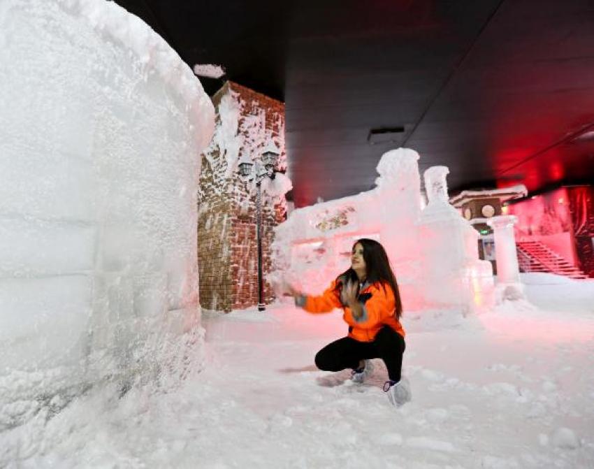 Antalya'da buz heykellere büyük ilgi