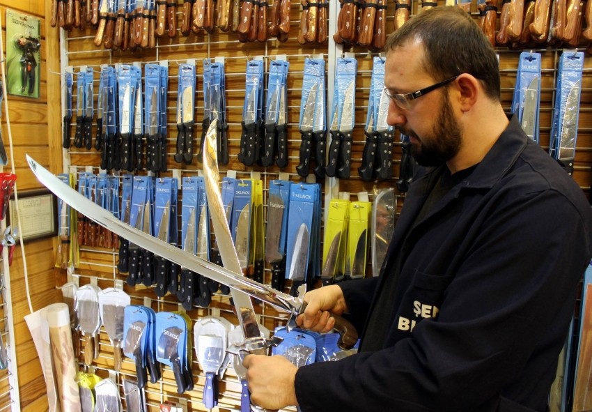 Bursalı bıçakçılar Ertuğrul kılıcı yetiştiremiyor 