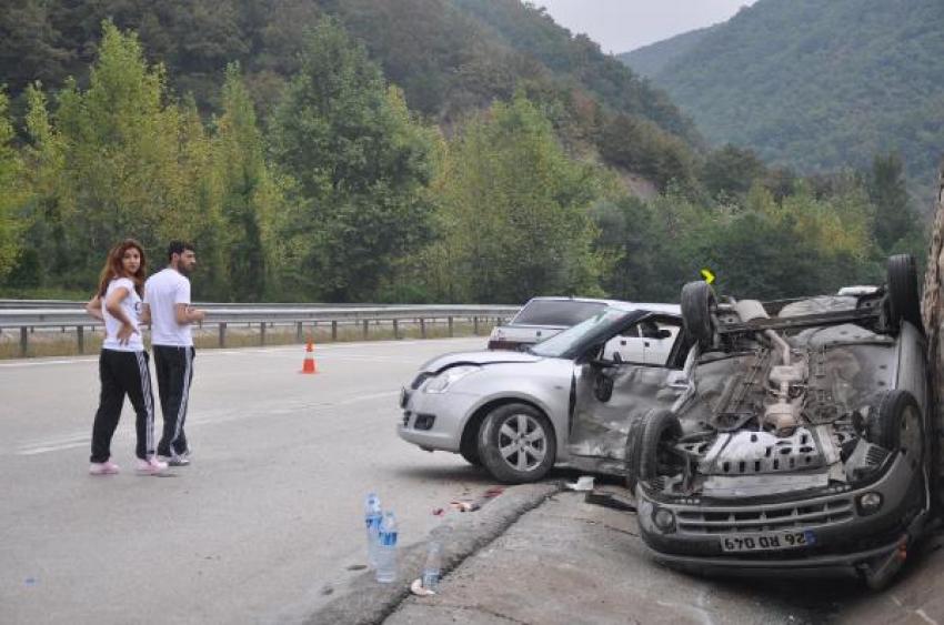 Bursa'da yağış nedeniyle kayganlaşan yolda kaza: 4 yaralı
