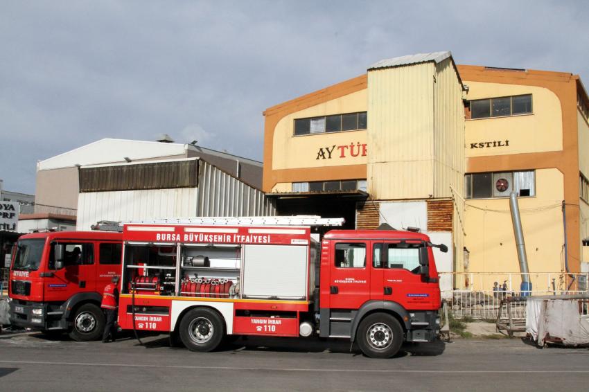 Bursa'da fabrika yangını, 2 işçiyi zehirledi
