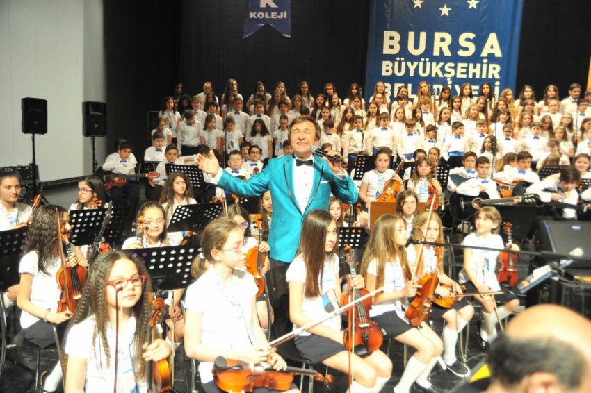 Bursa Sevdalısı Erol Evgin’den coşkulu konser