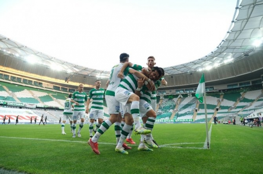 Bursaspor Adanaspor maçı fotoğrafları