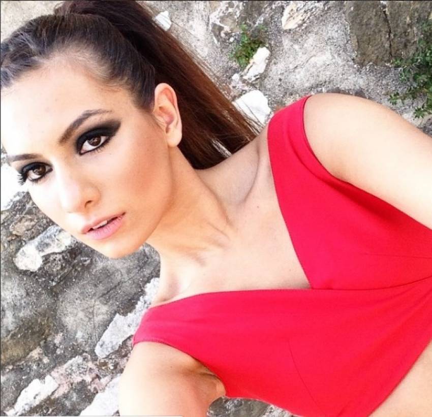 Bursalı Güzel Buse İskenderoğlu Miss Turkey’de 1. Oldu