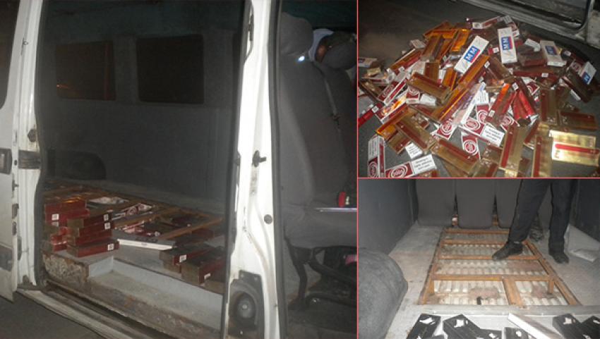Minibüsün zulasında 5 bin paket kaçak sigara ele geçti