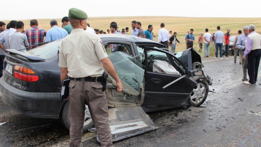 Diyarbakır'da kaza: 2 ölü, 14 yaralı