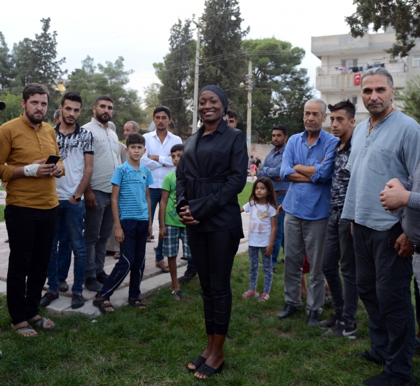 ABD’li Della Miles, Barış Pınarı Harekatı’na destek için Suriye sınırında