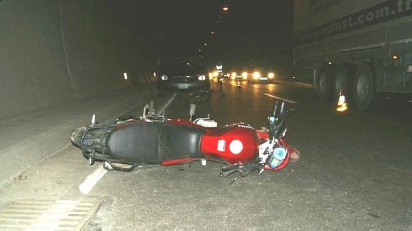 Motosikletli gençlerin feci ölümü