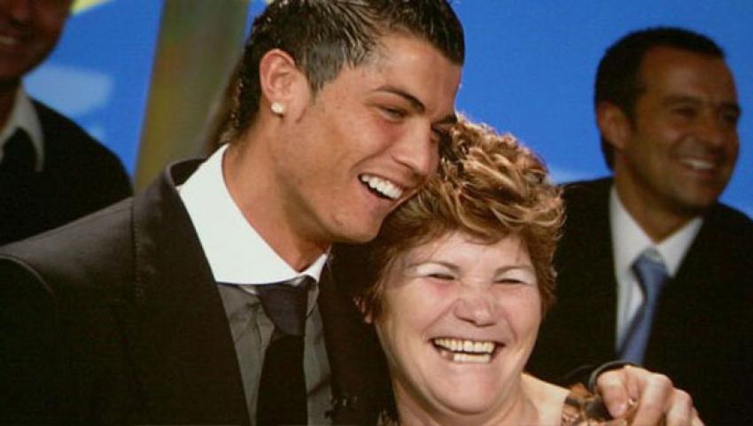 Ronaldo'nun annesine şok!