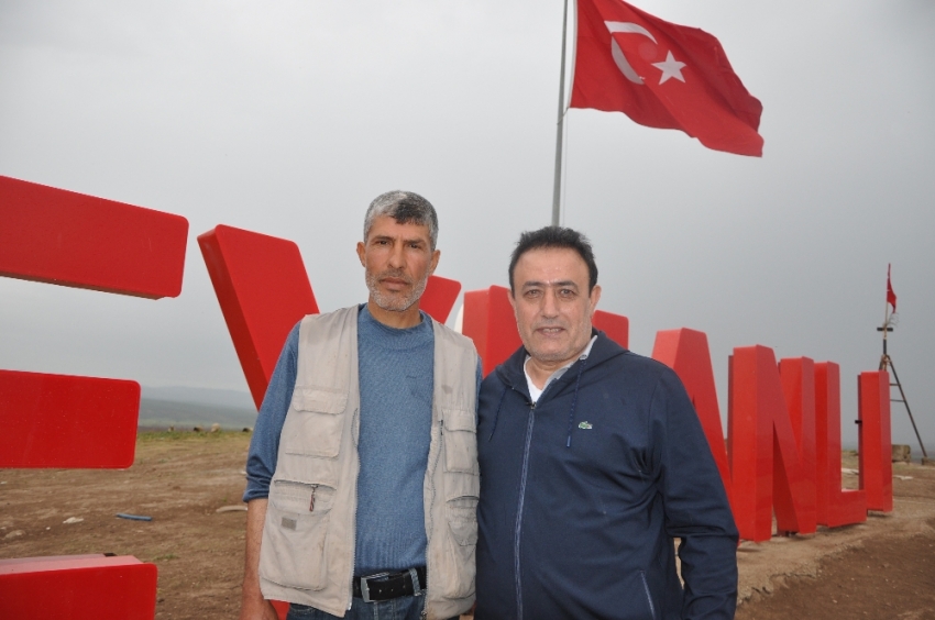 Mahmut Tuncer’den Mehmetçiğe destek