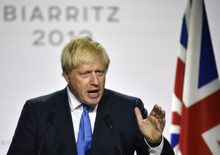 İngilizler Boris Johnson’a karşı imza topluyor