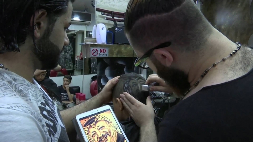 Filistinli gençten Yaser Arafat’lı saç kesimi