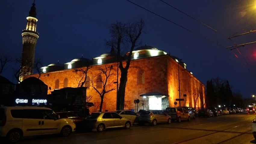Bursa’daki tarihi camilerde bayram havası