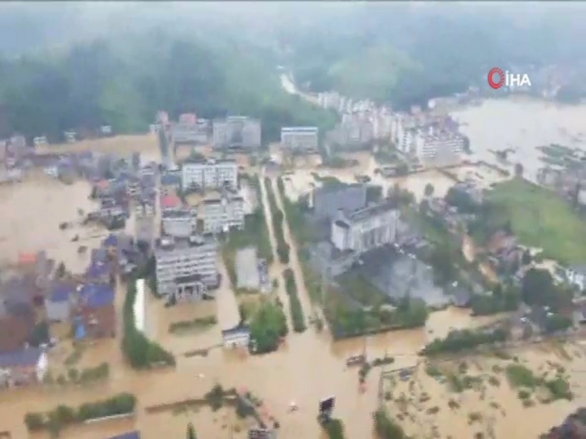 Çin’de sel felaketi: 3 ölü