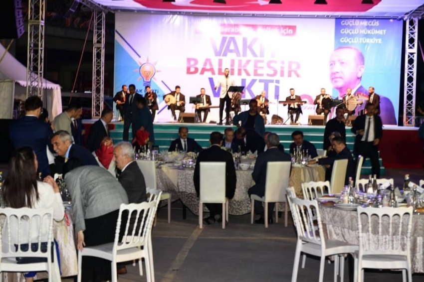 Erdoğan Balıkesir’de binlerce kişiyle iftar yaptı