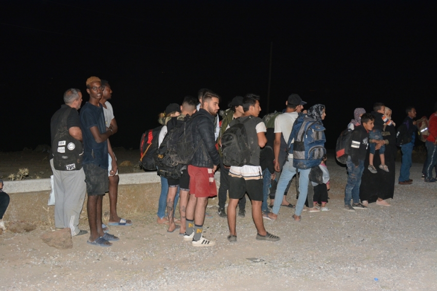 Çanakkale’de 1 günde 320 mülteci yakalandı