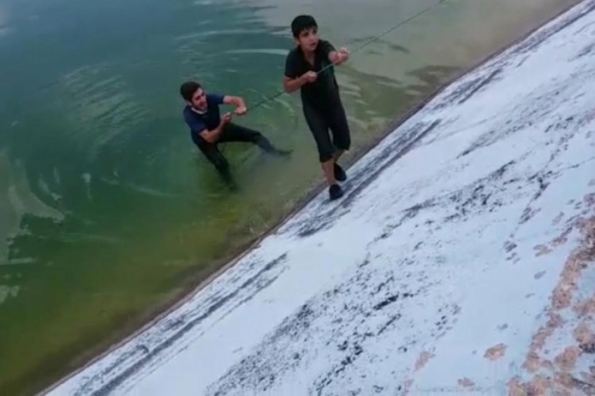 Bursa'da gölete düşen çocuk kurtarıldı