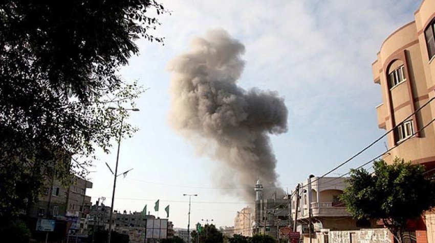Gazze'de patlama: 50 yaralı