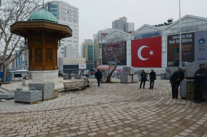 Bursa'da o meydandaki çevre düzenlemesinde sona gelindi