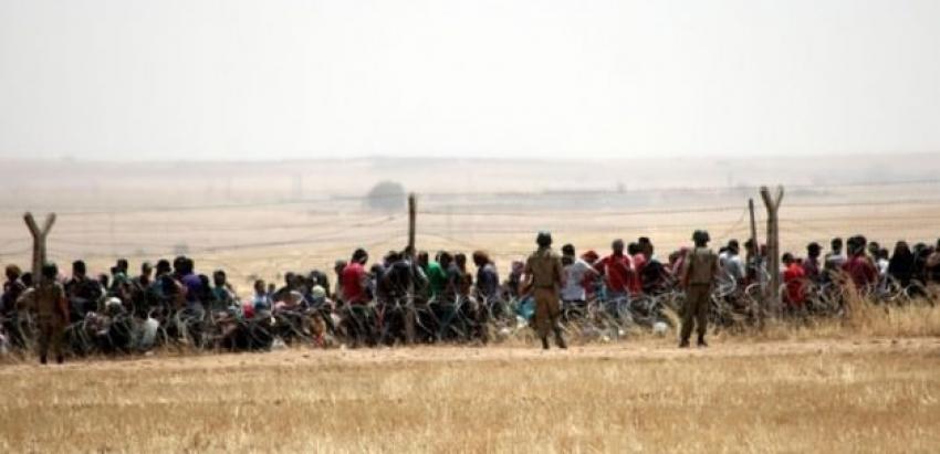 15 bin Türkmen Akçakale Sınır Kapısı’na yürüyor