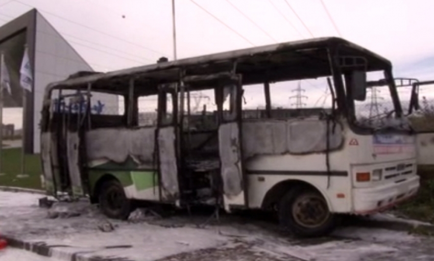 Isınmak için kurulan soba otobüsü yaktı
