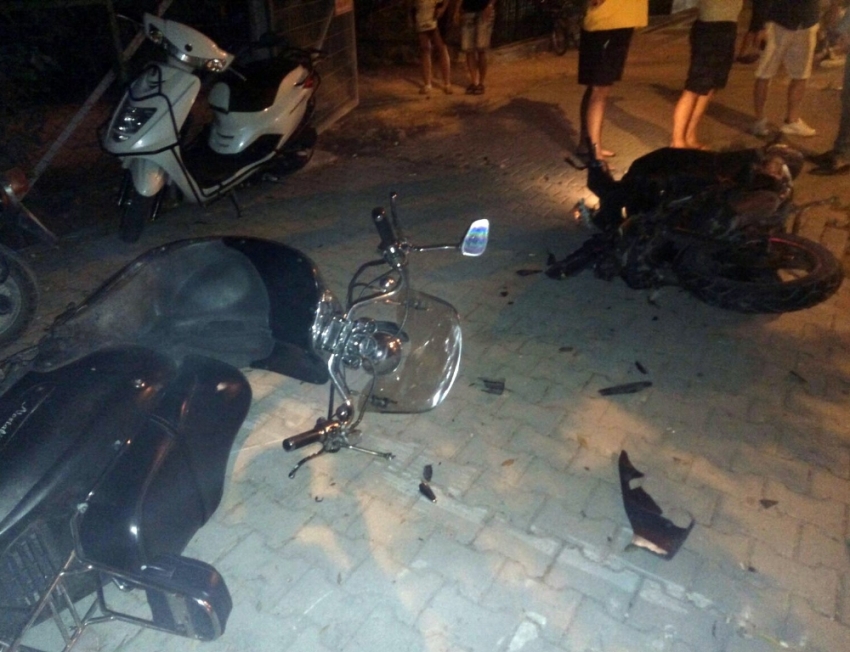 Önce motosiklete sonra turist çifte çarptı: 1 ölü, 2 yaralı