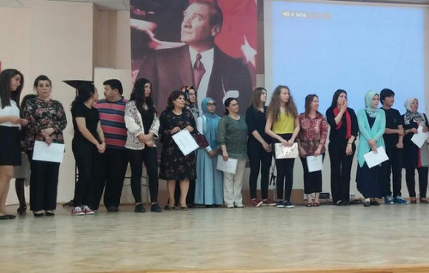 Bursa'da şampiyon öğrenciler ödüllerini aldı
