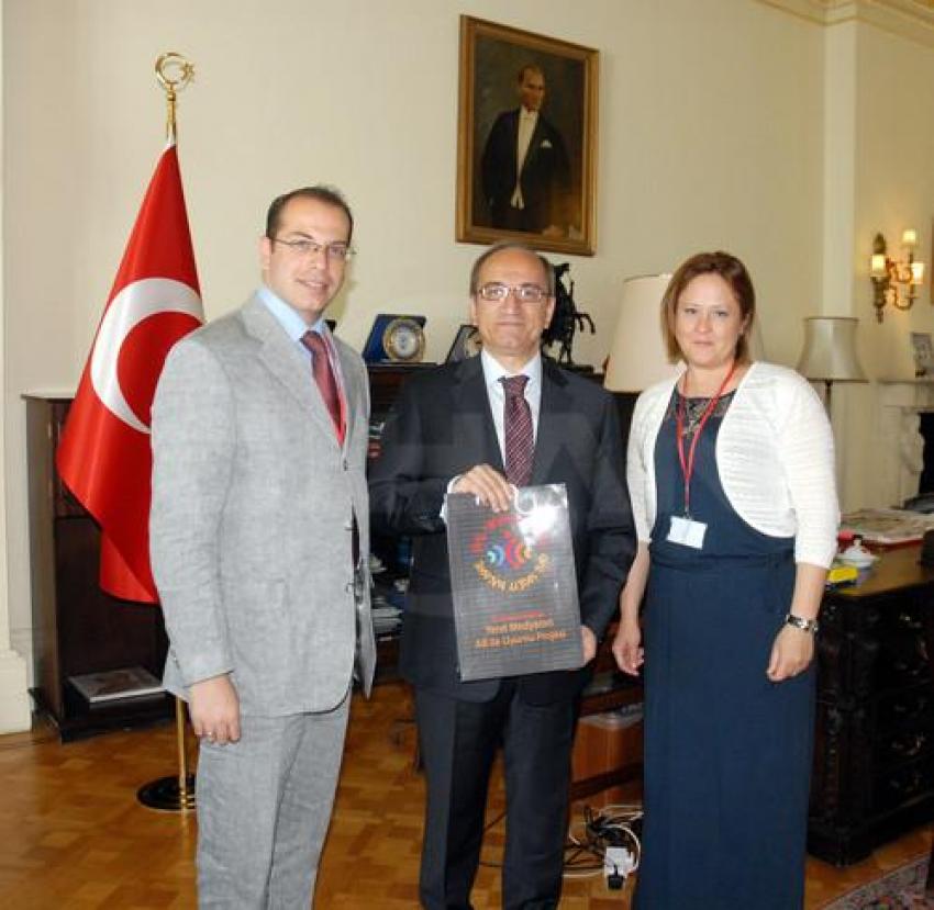 Gazetecilerden Türkiye'nin Londra Büyükelçisi'ne ziyaret