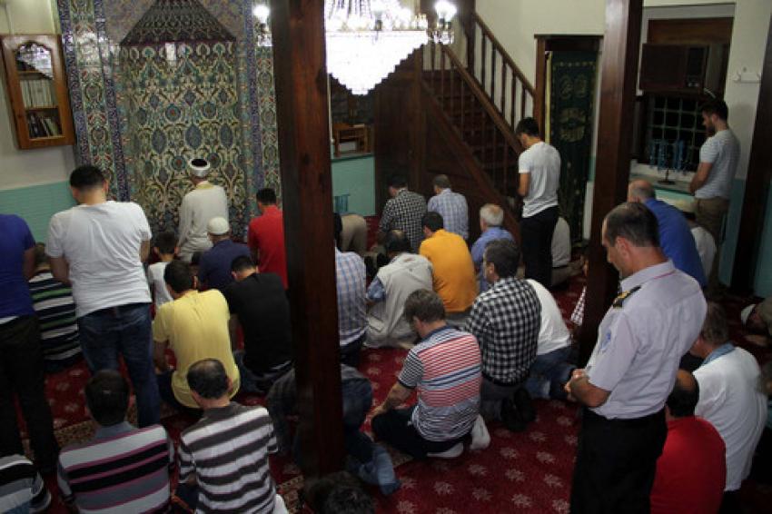 Bursa'da Kadir Gecesi'nde camiler doldu taştı