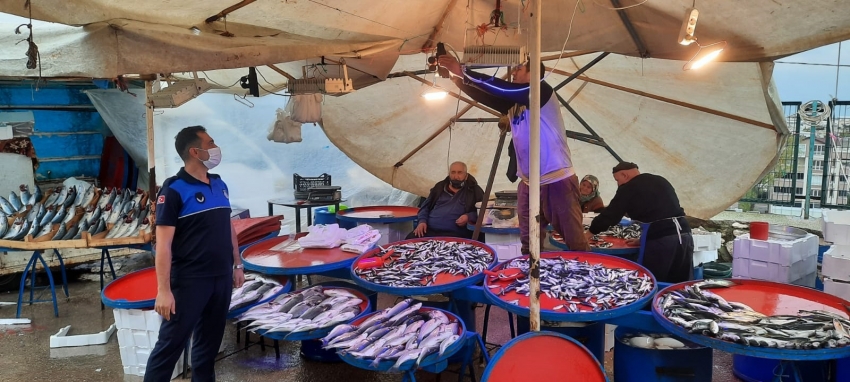 Osmangazi'de balıkçı tezgahlarına sıkı denetim