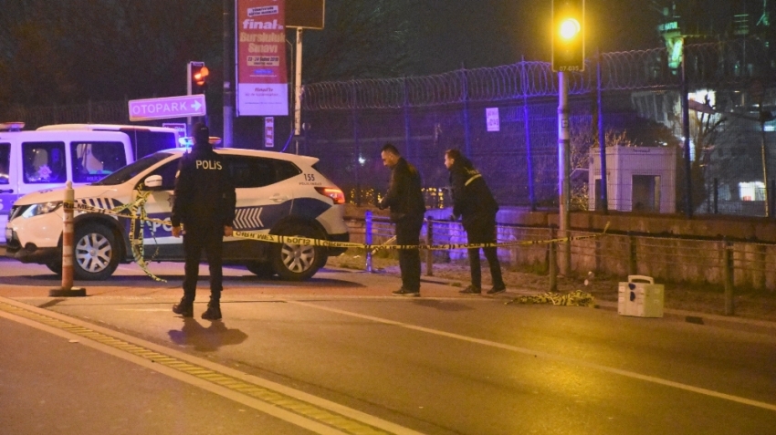 Beşiktaş’ta gece kulübü önünde silahlı kavga; 1 yaralı