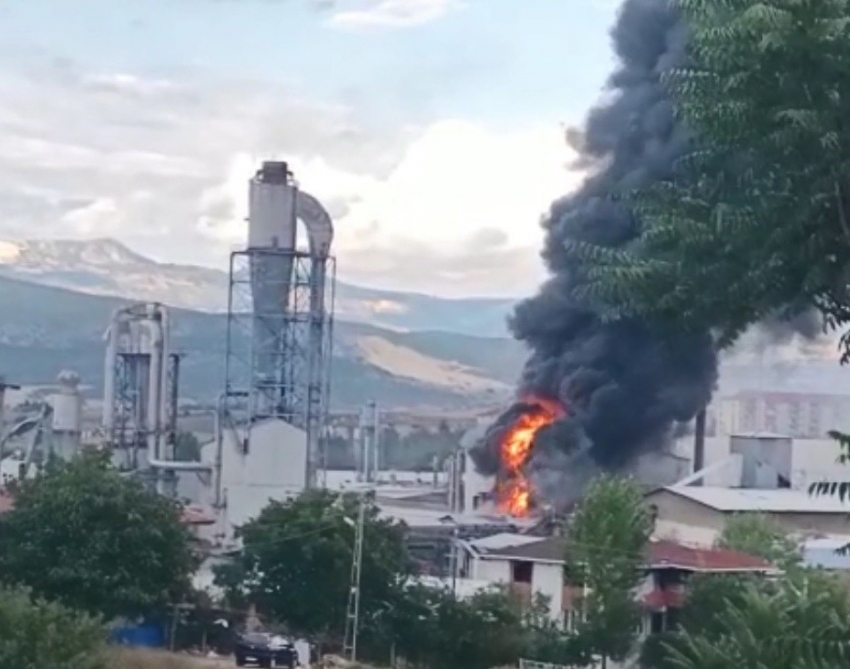 Orman ürünleri fabrikasındaki yangın kontrol altına alındı