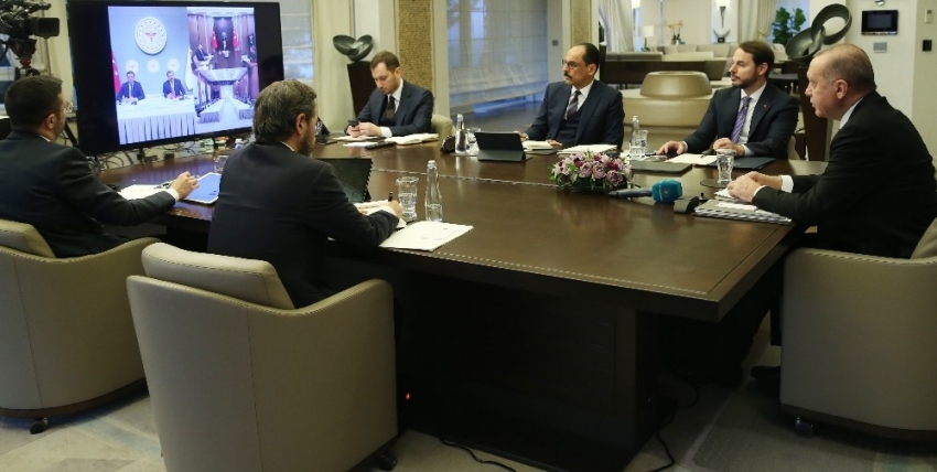Erdoğan, Bilim Kurulu üyeleriyle telekonferansla görüştü