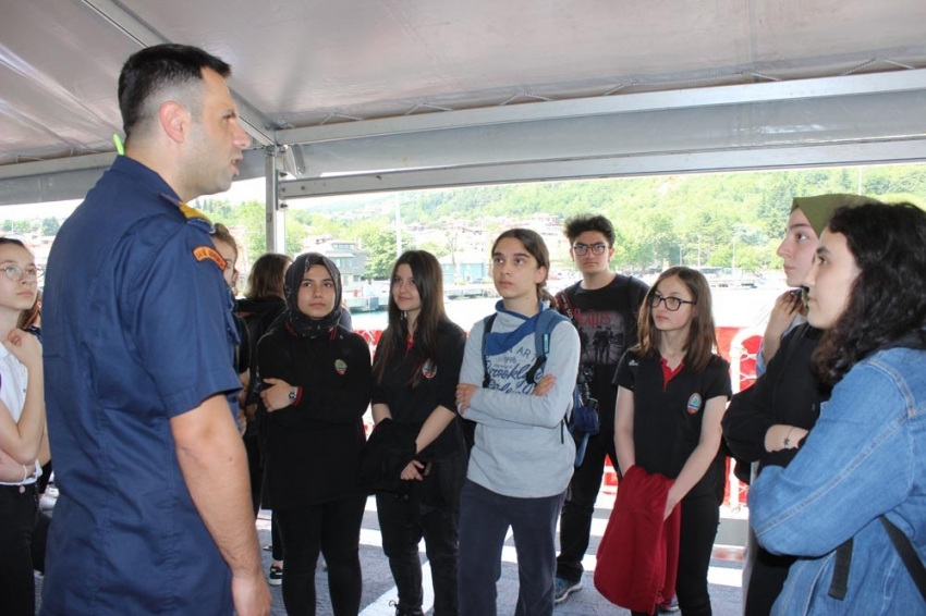 200 öğrenci Boğaz turu eşliğinde eğitim aldı