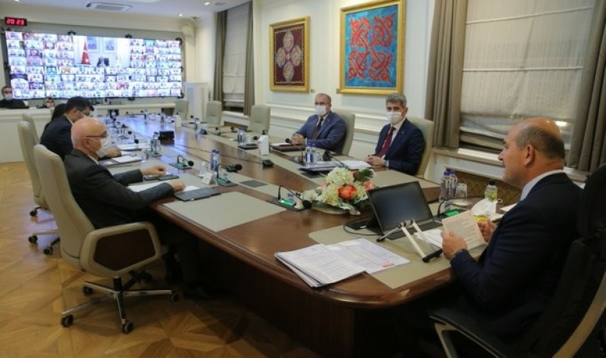 İçişleri Bakanı Soylu, 81 ilin valisiyle Kovid-19 tedbirlerini değerlendirdi